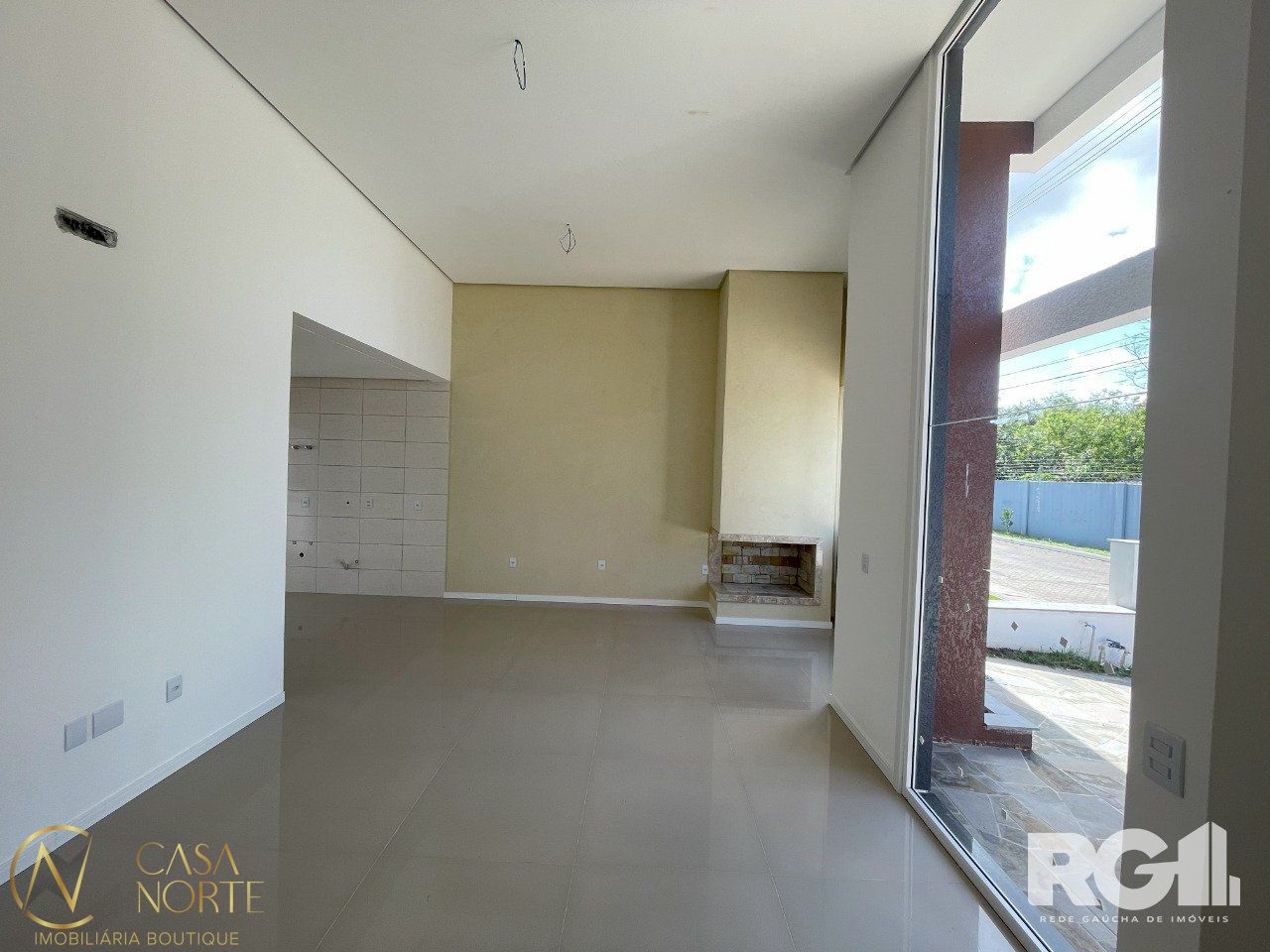 Casa de Condomínio à venda com 3 quartos, 154m², 1 suíte, 2 vagas, Rua Jorge Babot Miranda no bairro Aberta dos Morros em Porto Alegre