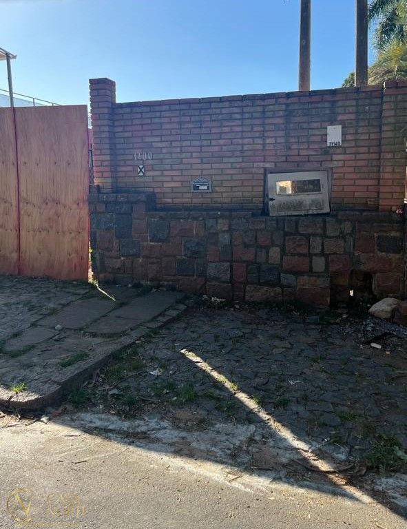 Terreno à venda  com 220m², Rua Landel de Moura no bairro Tristeza em Porto Alegre