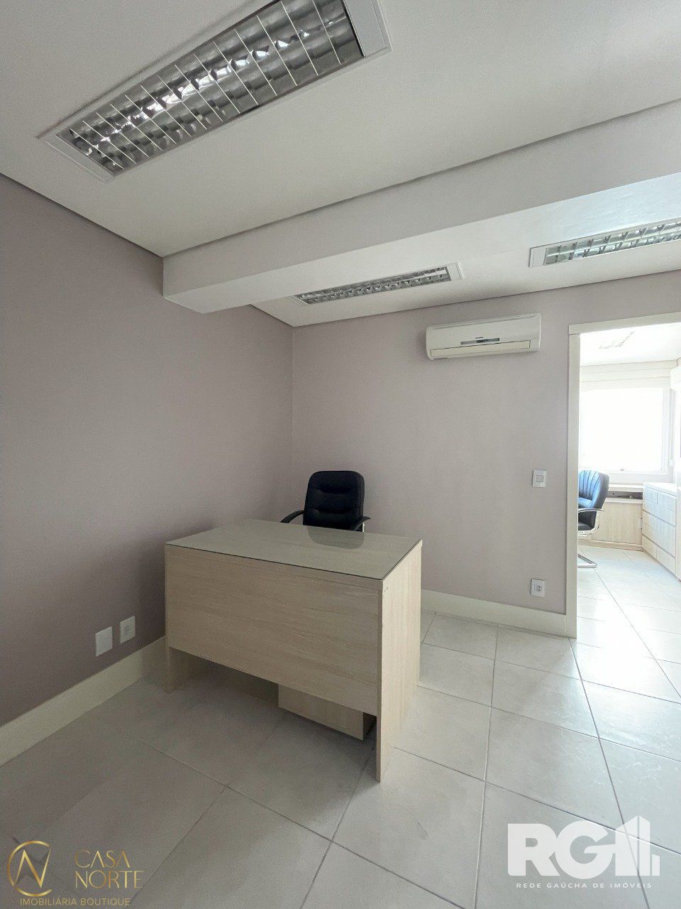 Sala Comercial à venda , 45m², 1 vaga, Avenida Bento Gonçalves no bairro Partenon em Porto Alegre