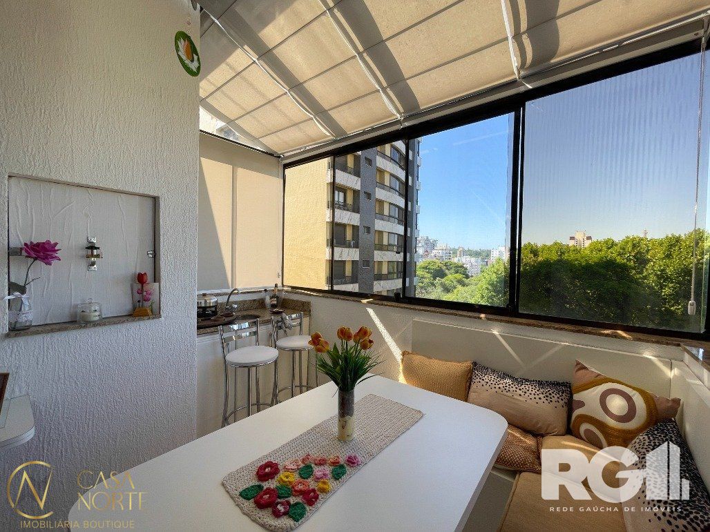 Cobertura à venda com 3 quartos, 72m², Rua Gonçalves Dias no bairro Menino Deus em Porto Alegre