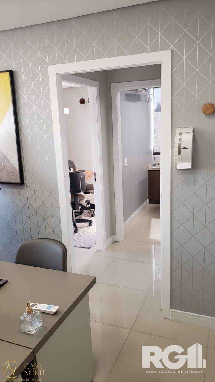 Sala Comercial à venda , 54m², Avenida Getúlio Vargas no bairro Menino Deus em Porto Alegre