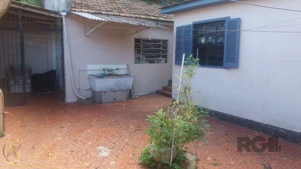 Casa à venda com 3 quartos, 110m², 4 vagas, Rua Enes Bandeira no bairro Cristo Redentor em Porto Alegre