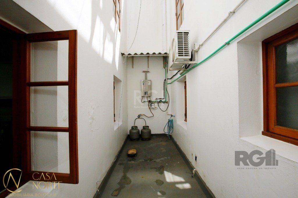 Casa à venda com 3 quartos, 240m², 1 suíte, 1 vaga, Rua Pinheiro Machado no bairro Independência em Porto Alegre