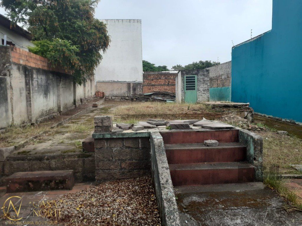 Terreno à venda  com 242m², Rua Doze de Outubro no bairro Partenon em Porto Alegre
