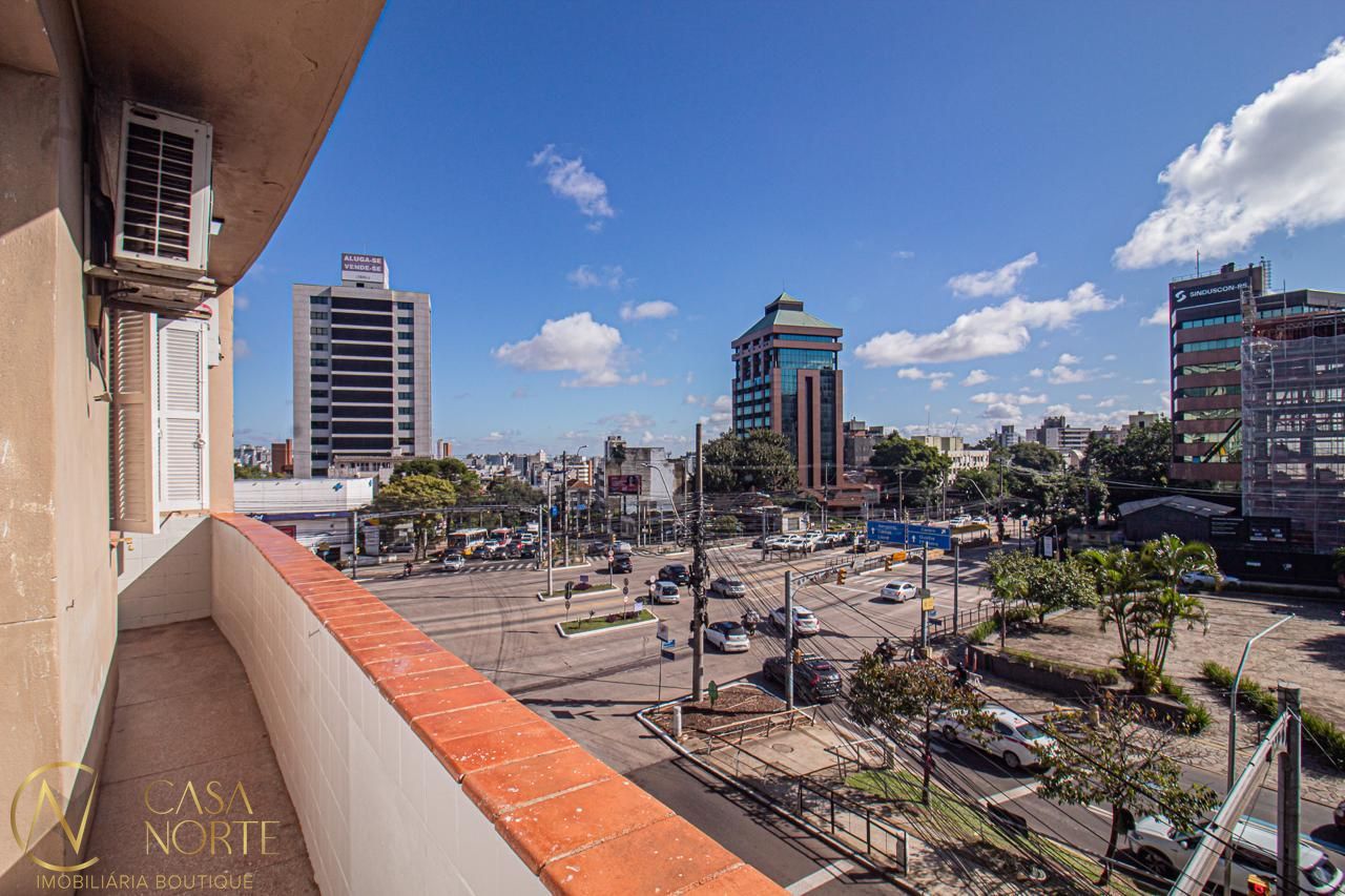 Apartamento à venda com 3 quartos, 100m², 1 vaga, Avenida Carlos Gomes no bairro Boa Vista em Porto Alegre