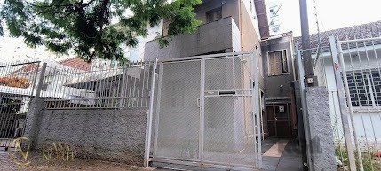 Casa à venda com 3 quartos, 178m², 1 vaga, Rua Emancipação no bairro Floresta em Porto Alegre