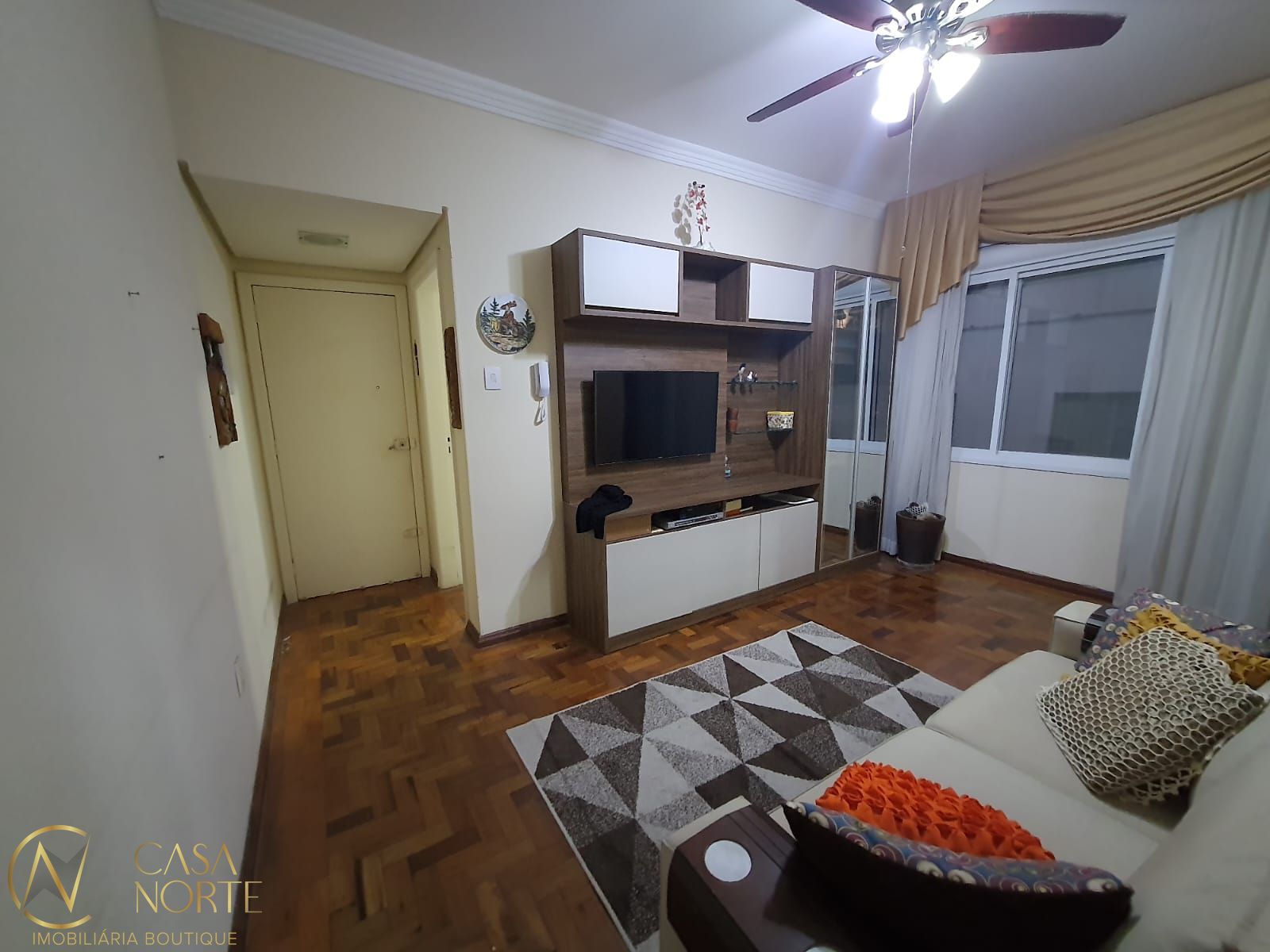 Apartamento à venda com 2 quartos, 77m², 2 vagas, Rua Félix da Cunha no bairro Floresta em Porto Alegre