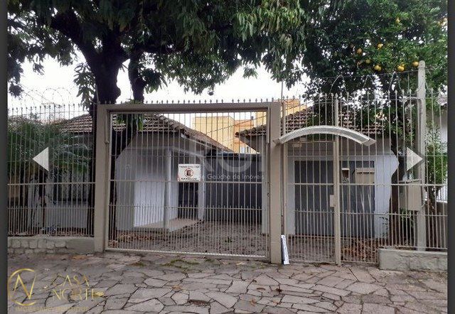 Casa à venda com 2 quartos, 300m², 1 suíte, 3 vagas, Travessa Americo Silveira no bairro Cristo Redentor em Porto Alegre