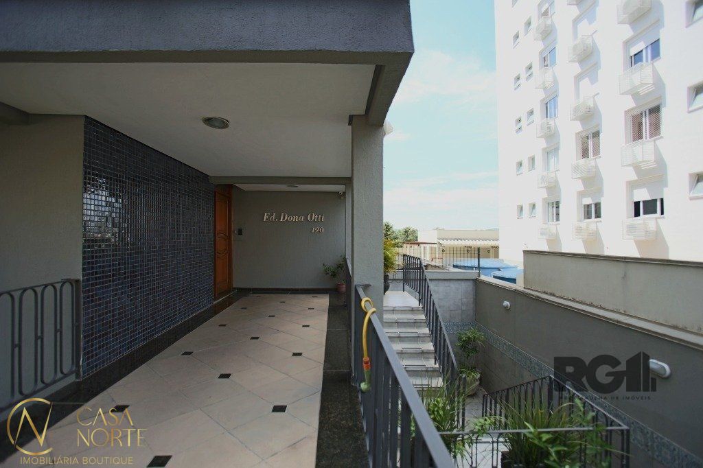 Apartamento à venda com 2 quartos, 57m², 1 vaga, Rua Dona Oti no bairro Petrópolis em Porto Alegre