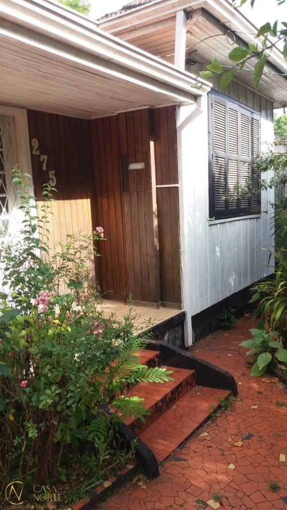 Casa à venda com 3 quartos, 110m², 4 vagas, Rua Enes Bandeira no bairro Cristo Redentor em Porto Alegre