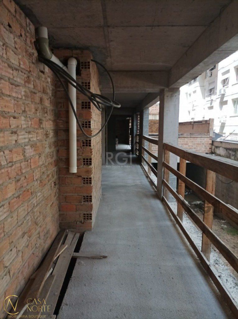 Apartamento à venda com 2 quartos, 56m², 1 suíte, 1 vaga, Rua Barao do Triunfo no bairro Menino Deus em Porto Alegre