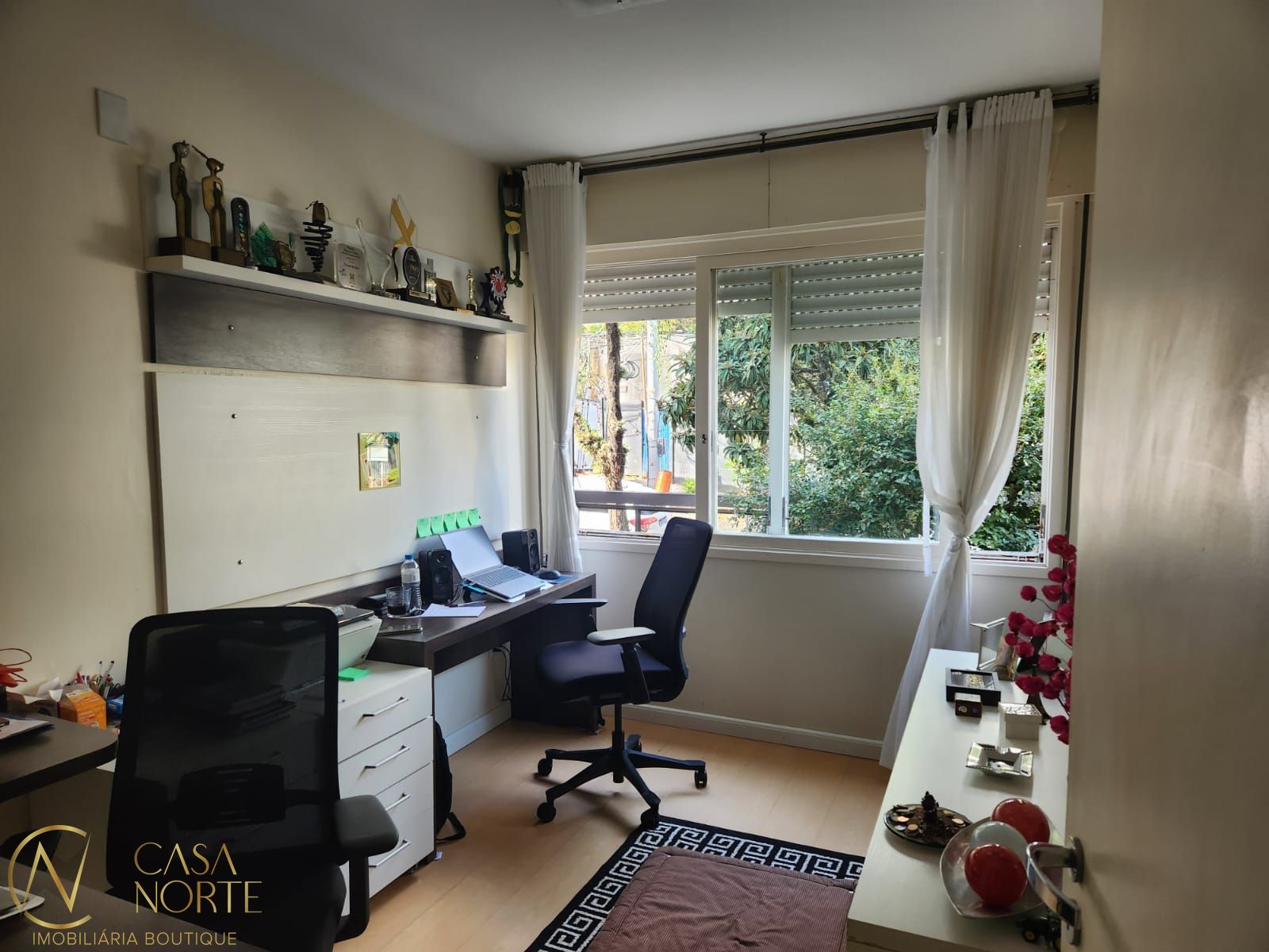 Apartamento à venda com 2 quartos, 57m², 1 vaga, Rua Pedro Chaves Barcelos no bairro Auxiliadora em Porto Alegre