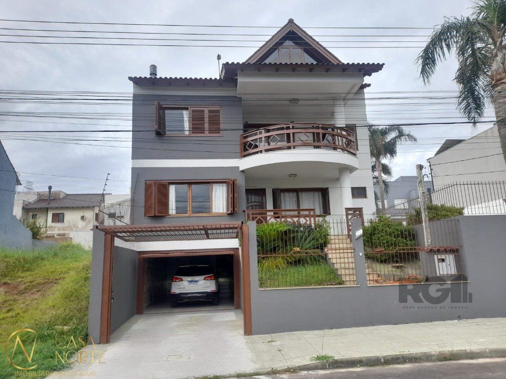 Casa de Condomínio à venda com 2 quartos, 237m², 1 suíte, 2 vagas, Rua Antônio Delapieve no bairro Mário Quintana em Porto Alegre