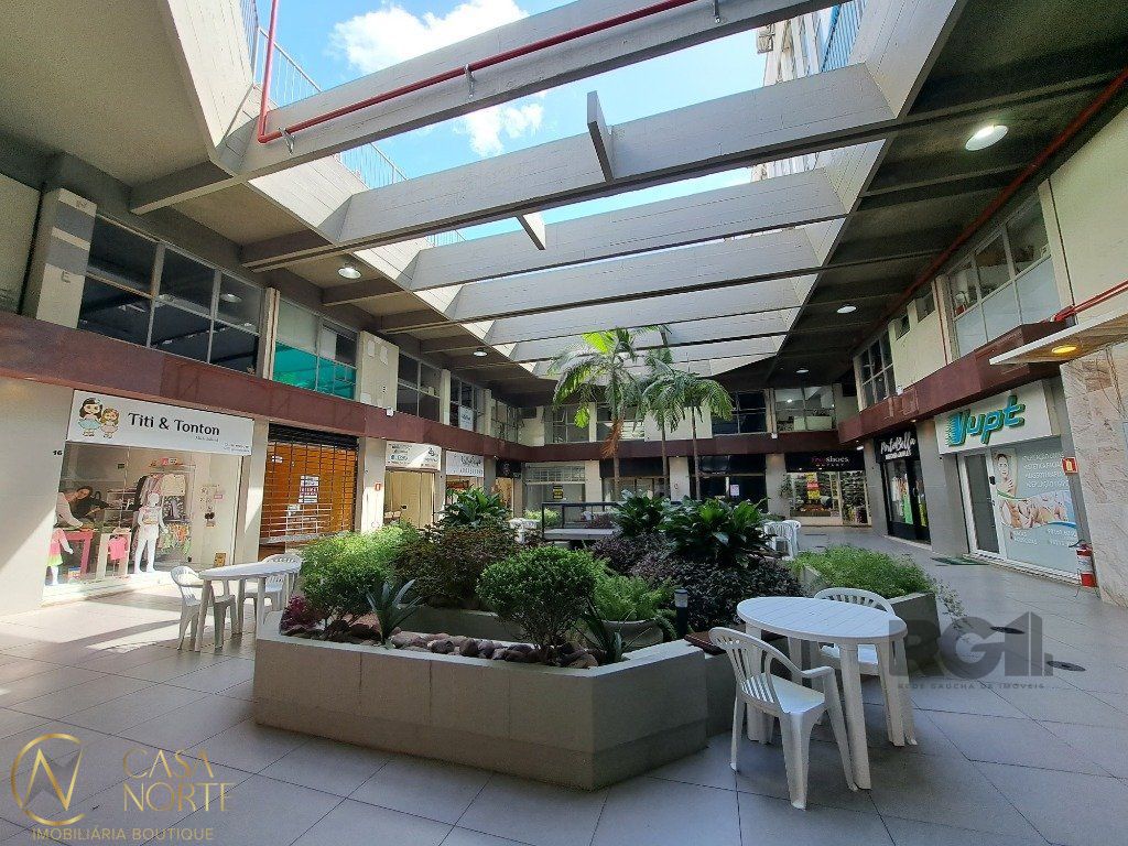 Sala Comercial à venda , 25m², Avenida Cristovao Colombo no bairro Floresta em Porto Alegre