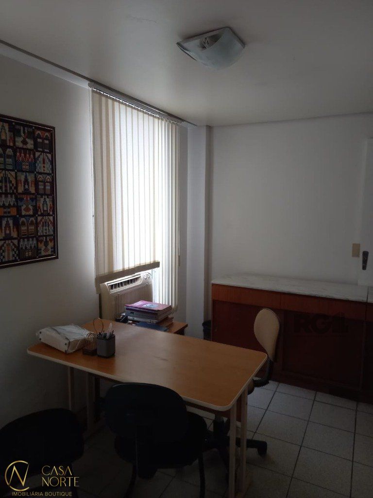 Sala Comercial à venda , Avenida Taquara no bairro Petrópolis em Porto Alegre