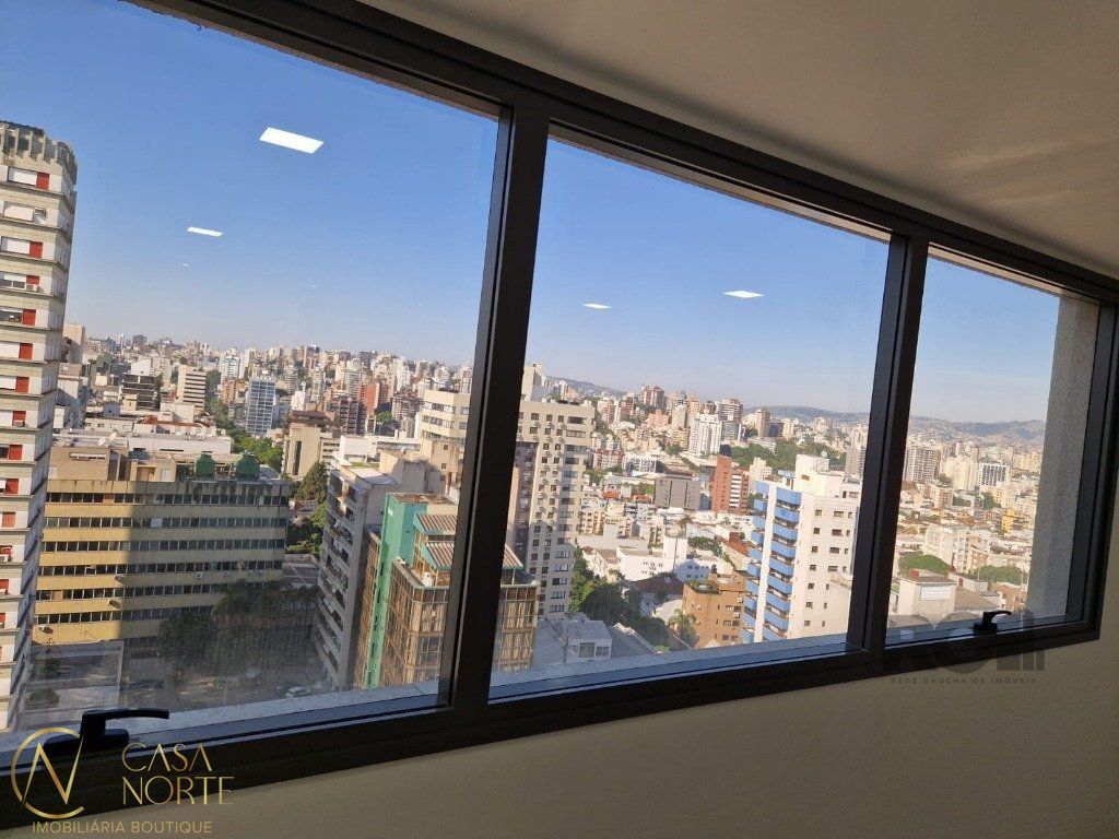 Sala Comercial à venda , 44m², 1 vaga, Avenida Independência no bairro Independência em Porto Alegre