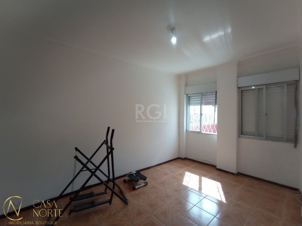 Apartamento à venda com 2 quartos, 75m², Avenida Guido Mondin no bairro São Geraldo em Porto Alegre