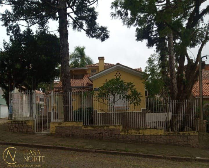 Casa à venda com 3 quartos, 200m², 1 suíte, 2 vagas, Rua Marquês de Abrantes/ Antônio Ribeiro no bairro Santo Antônio em Porto Alegre