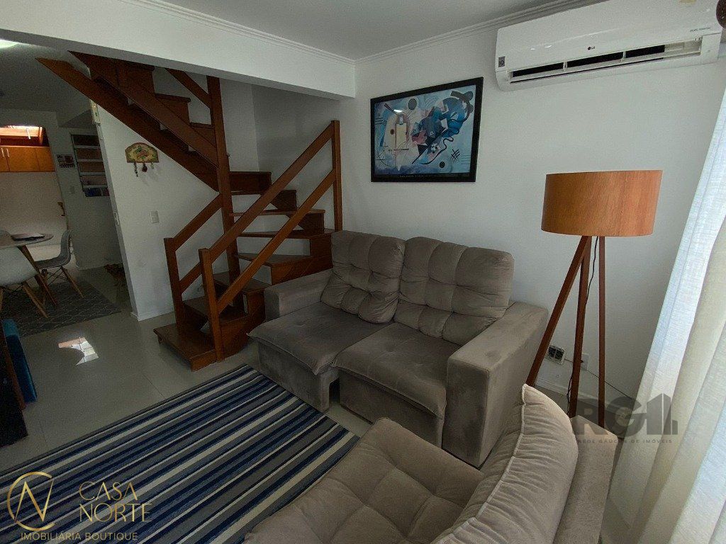 Casa de Condomínio à venda com 2 quartos, 66m², 1 vaga, Avenida Faria Lobato no bairro Sarandi em Porto Alegre