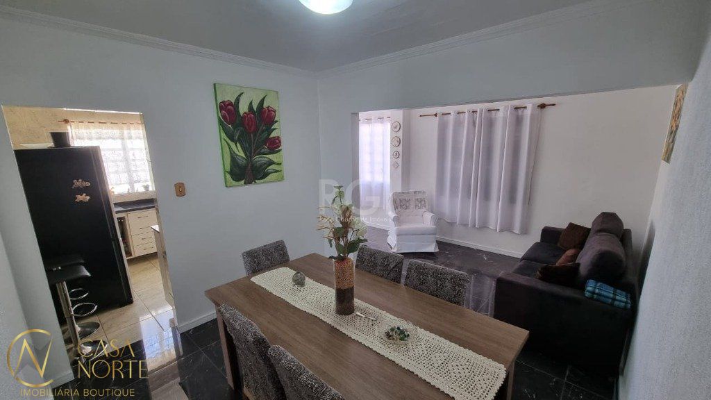 Casa à venda com 3 quartos, 180m², 3 vagas, Rua Domingos de Abreu no bairro Sarandi em Porto Alegre