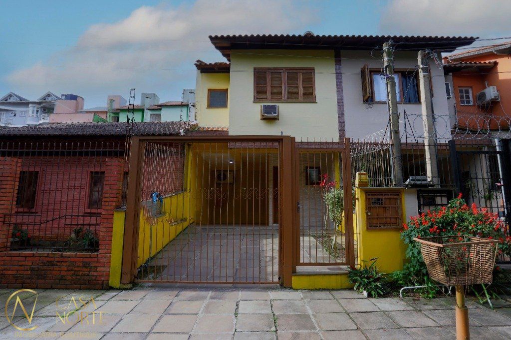Casa à venda com 3 quartos, 163m², 1 suíte, 1 vaga, Rua Abdo Jorge Curi no bairro Parque Santa Fé em Porto Alegre