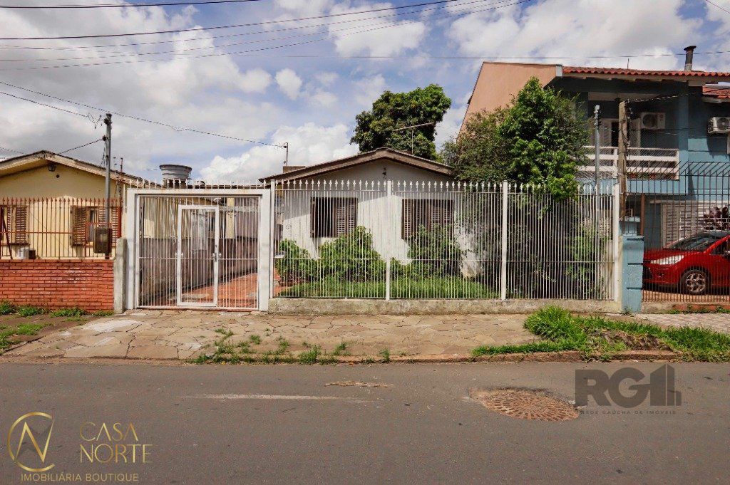 Casa à venda com 3 quartos, 128m², 1 suíte, 2 vagas, Rua Lila Ripoll no bairro Sarandi em Porto Alegre