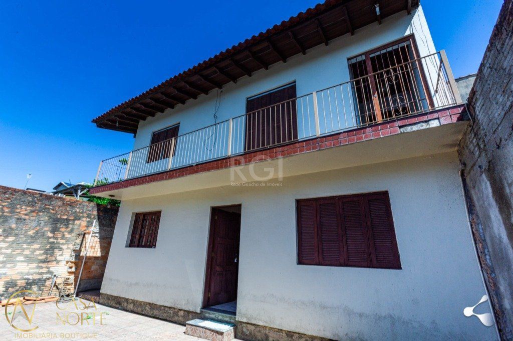 Casa à venda com 3 quartos, 200m², 1 suíte, 2 vagas, Acesso José da Silva Bernardo no bairro Jardim Sabará em Porto Alegre