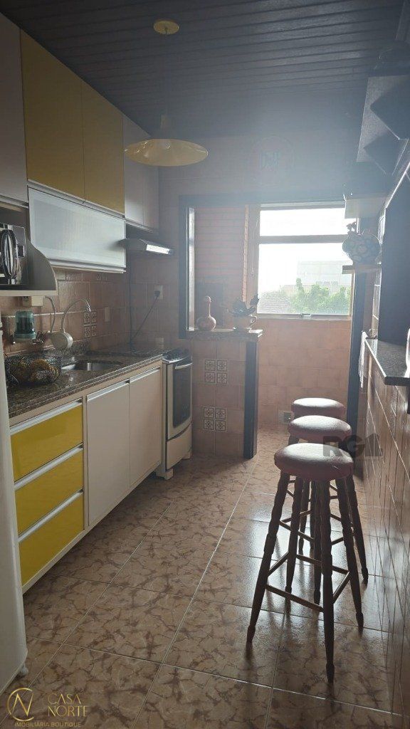 Apartamento à venda com 2 quartos, 62m², 1 vaga, Avenida Protásio Alves no bairro Petrópolis em Porto Alegre