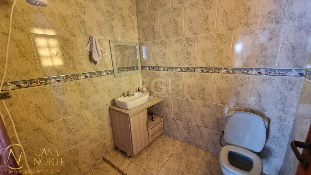 Casa à venda com 3 quartos, 180m², 3 vagas, Rua Domingos de Abreu no bairro Sarandi em Porto Alegre