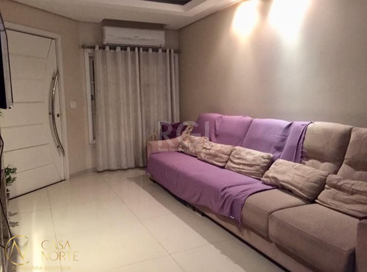 Casa à venda com 5 quartos, 242m², 1 suíte, 3 vagas, Rua Zeferino Dias no bairro Sarandi em Porto Alegre