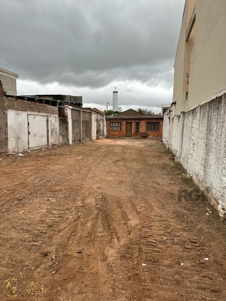 Terreno à venda  com 356m², 4 vagas, Rua Marques de Alegrete no bairro São João em Porto Alegre