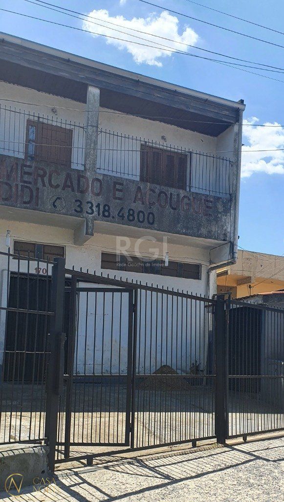 Casa à venda com 4 quartos, 290m², 2 suítes, 2 vagas, Avenida Herval no bairro Cascata em Porto Alegre