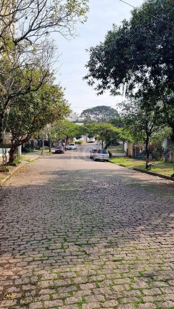 Terreno à venda  com 445m², Rua Ariovaldo Pinheiro no bairro Passo da Areia em Porto Alegre