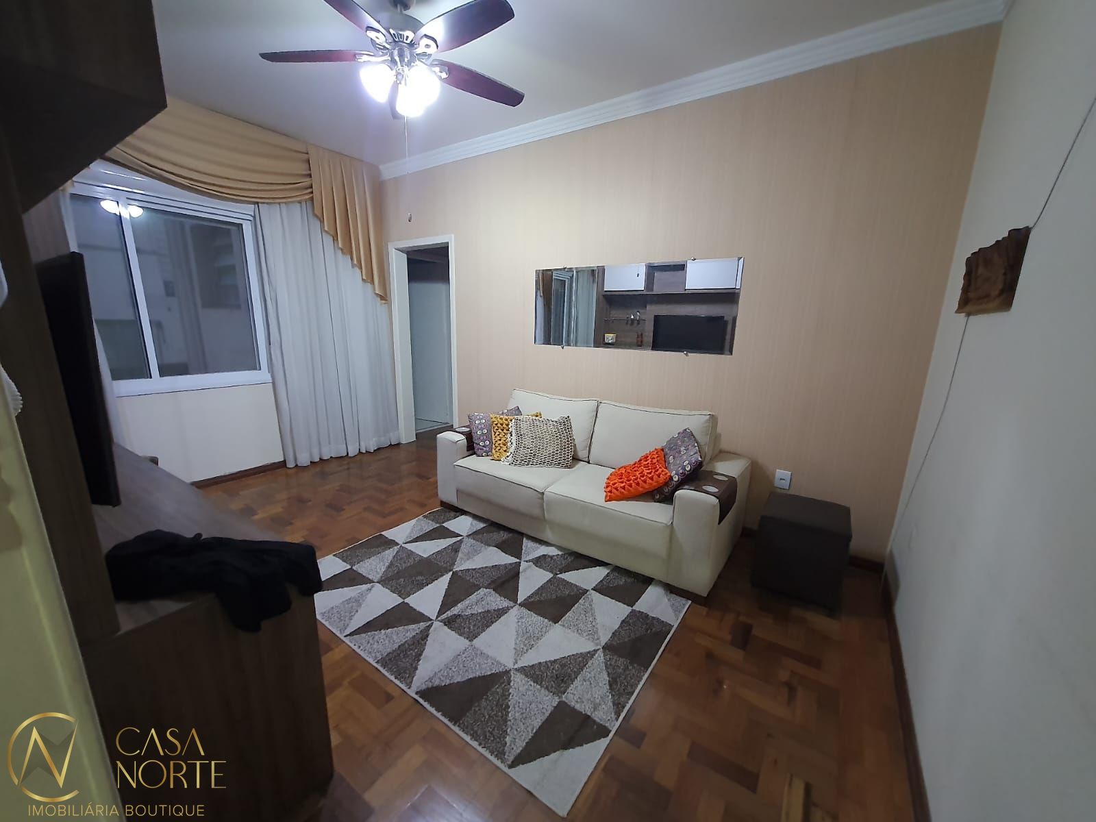 Apartamento à venda com 2 quartos, 77m², 2 vagas, Rua Félix da Cunha no bairro Floresta em Porto Alegre