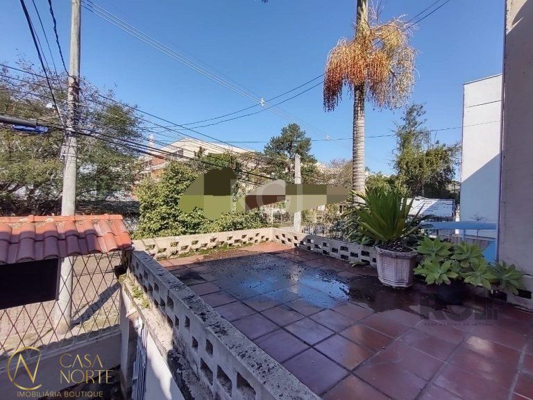 Casa à venda com 4 quartos, 181m², 1 vaga, Rua São Vicente no bairro Rio Branco em Porto Alegre