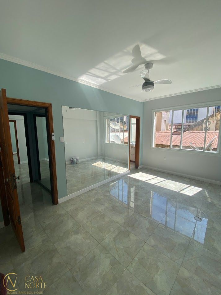 Apartamento à venda com 2 quartos, 62m², 1 suíte, Rua dos Andradas no bairro Centro Histórico em Porto Alegre