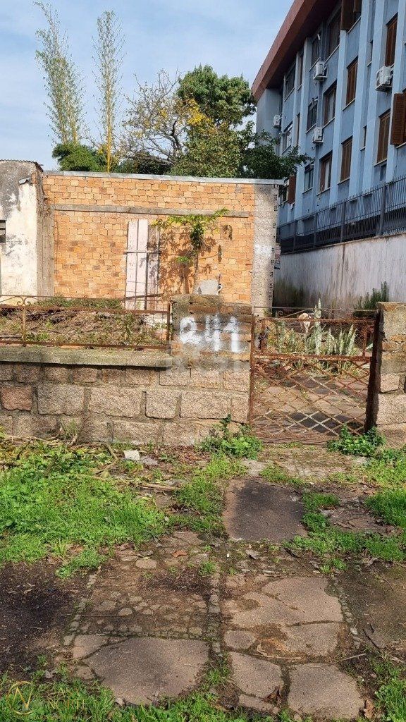 Terreno à venda  com 445m², Rua Ariovaldo Pinheiro no bairro Passo da Areia em Porto Alegre