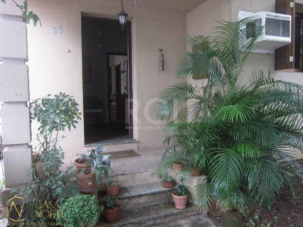 Casa à venda com 1 quarto, 137m², 1 suíte, 4 vagas, Rua Doutor Timoteo no bairro Floresta em Porto Alegre