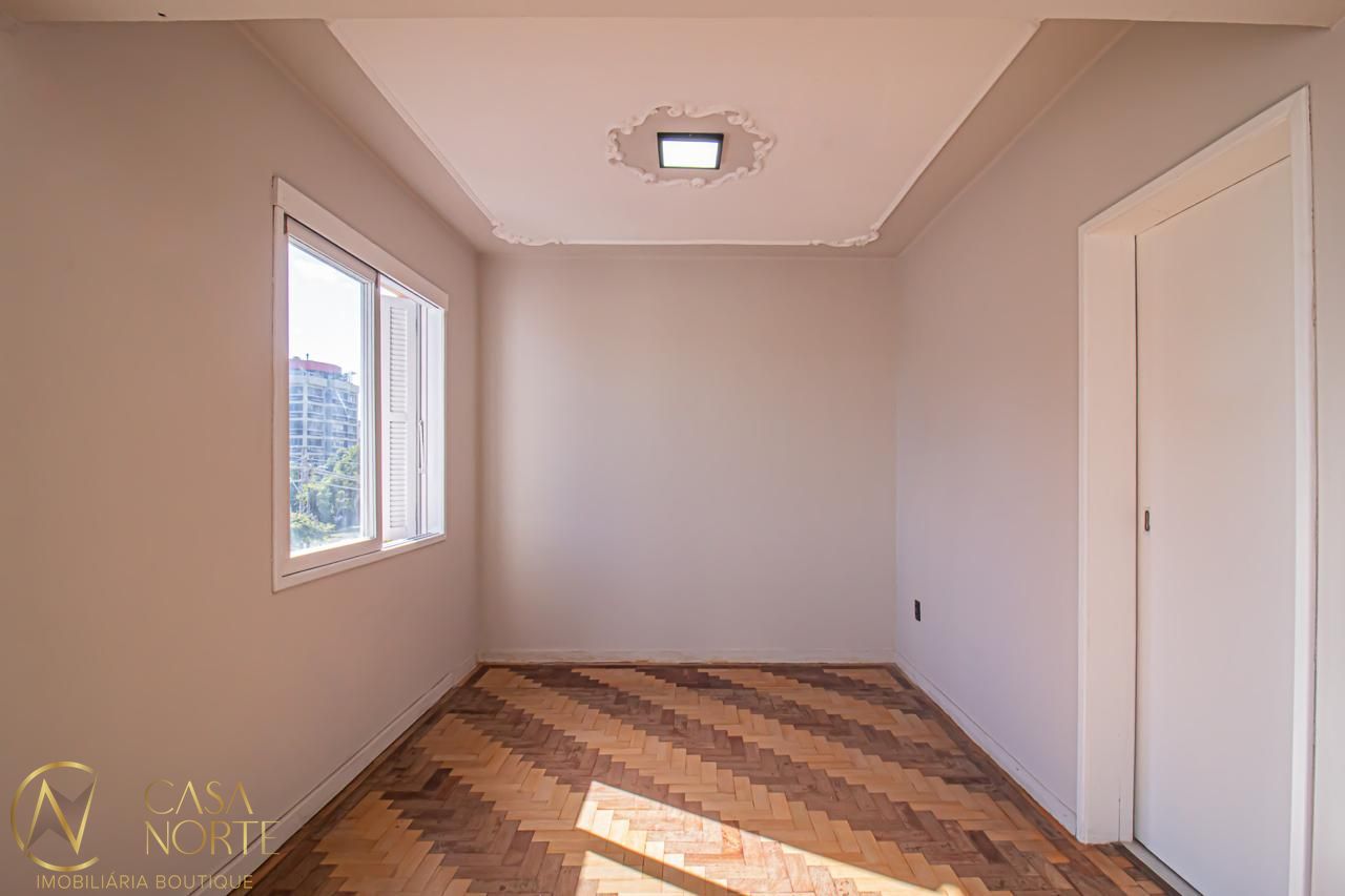 Apartamento à venda com 3 quartos, 100m², 1 vaga, Avenida Carlos Gomes no bairro Boa Vista em Porto Alegre