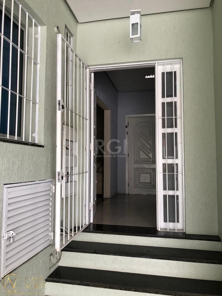 Casa à venda com 4 quartos, 259m², 1 suíte, 4 vagas, Rua Querubim Costa no bairro Coronel Aparício Borges em Porto Alegre
