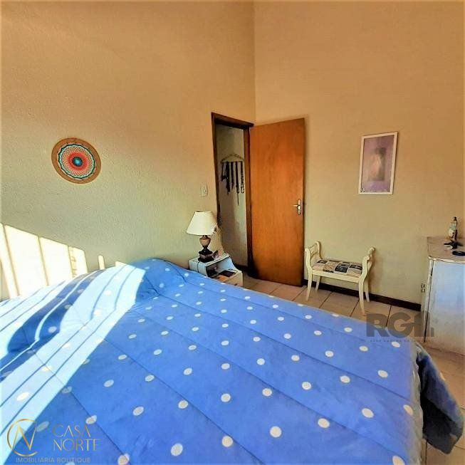 Casa à venda com 3 quartos, 115m², 2 vagas, Rua Constantino Fernando Onorato Bottin no bairro Hípica em Porto Alegre