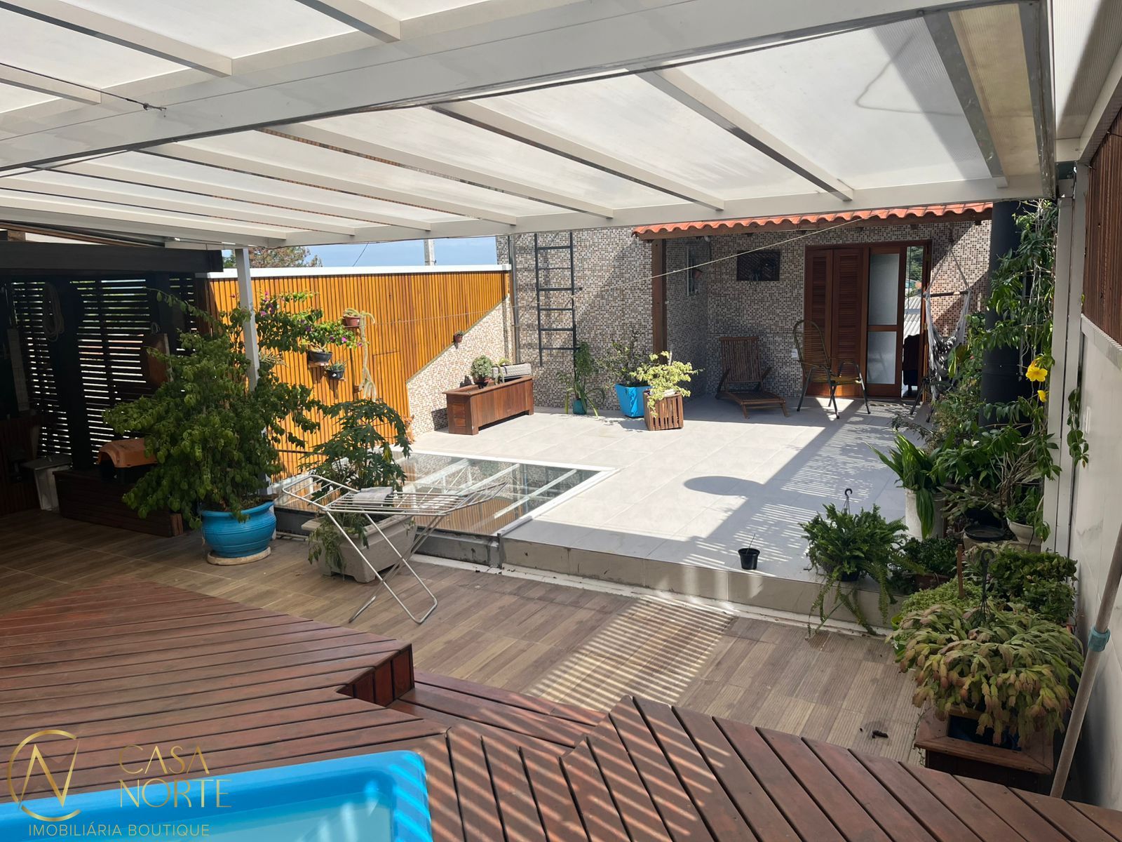 Casa à venda com 3 quartos, 197m², 1 suíte, 3 vagas, Rua Diógenes Sobrosa de Souza no bairro Lomba do Pinheiro em Porto Alegre