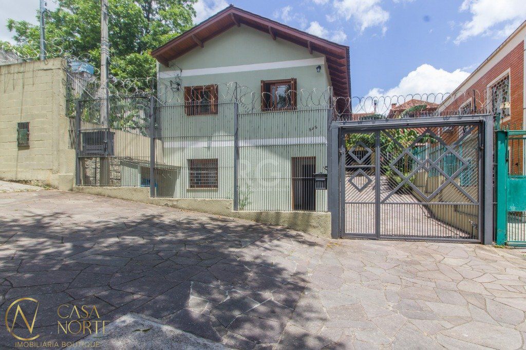 Casa à venda com 5 quartos, 510m², 1 suíte, 10 vagas, Rua Intendente Alfredo Azevedo no bairro Glória em Porto Alegre