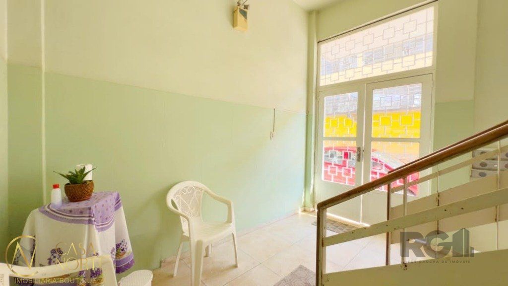 Apartamento à venda com 3 quartos, 110m², 1 vaga, Travessa Afonso Marques no bairro Navegantes em Porto Alegre