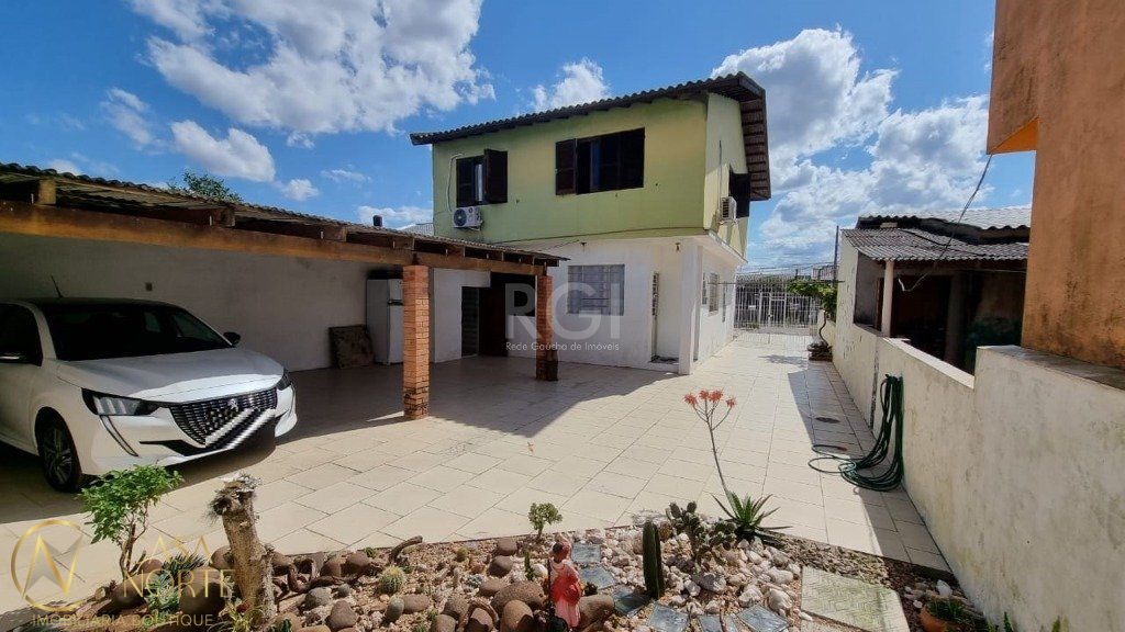 Casa à venda com 3 quartos, 180m², 3 vagas, Rua Domingos de Abreu no bairro Sarandi em Porto Alegre