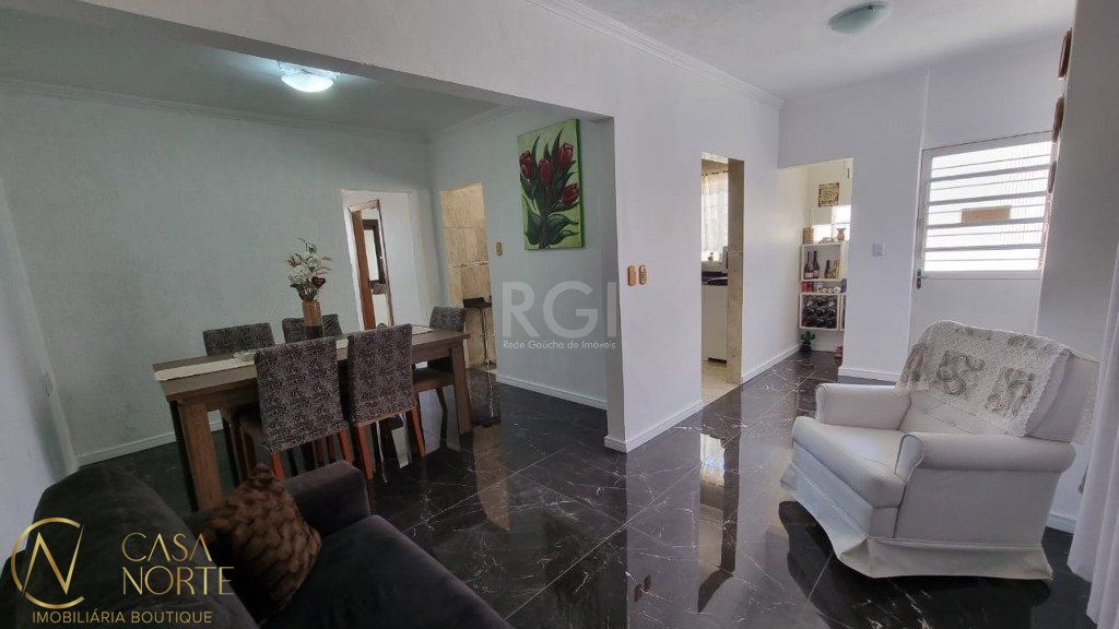 Casa à venda com 3 quartos, 180m², 3 vagas, Rua Domingos de Abreu no bairro Sarandi em Porto Alegre
