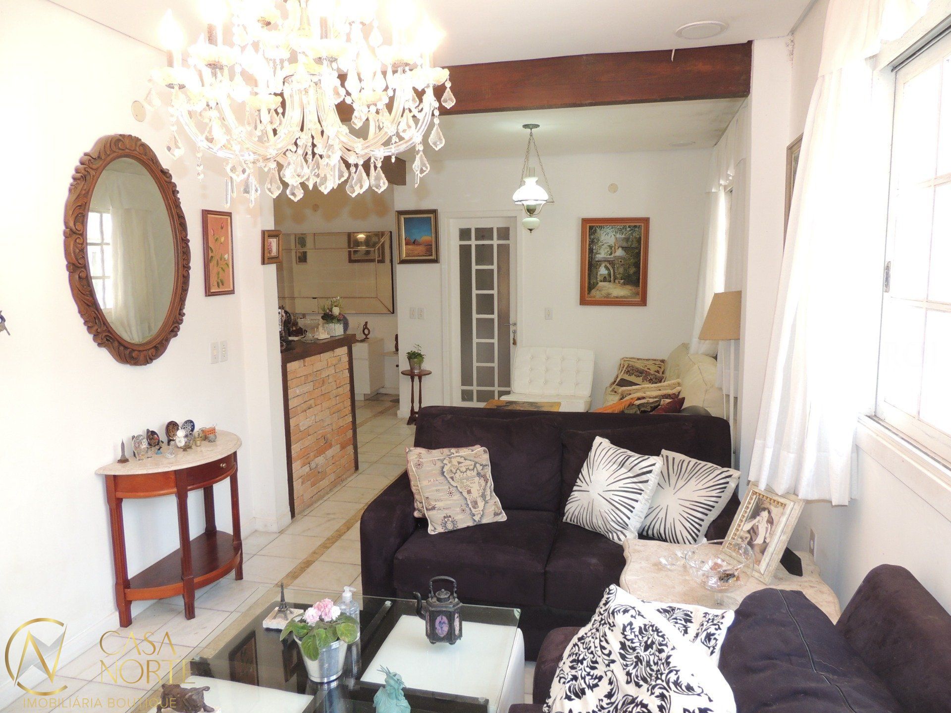 Sobrado à venda com 3 quartos, 300m², 2 suítes, 2 vagas, Avenida General Barreto Viana no bairro Chácara das Pedras em Porto Alegre