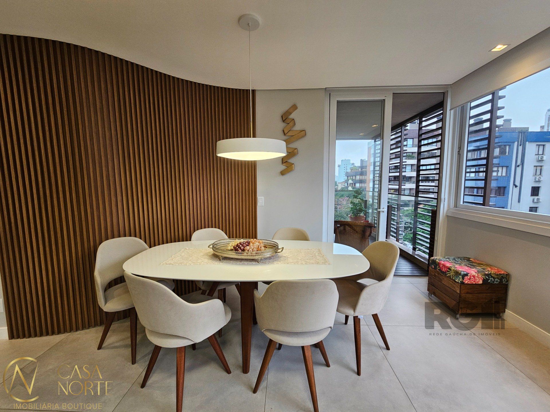 Apartamento à venda com 2 quartos, 104m², 2 suítes, 2 vagas, Rua Professor Fitzgerald no bairro Petrópolis em Porto Alegre