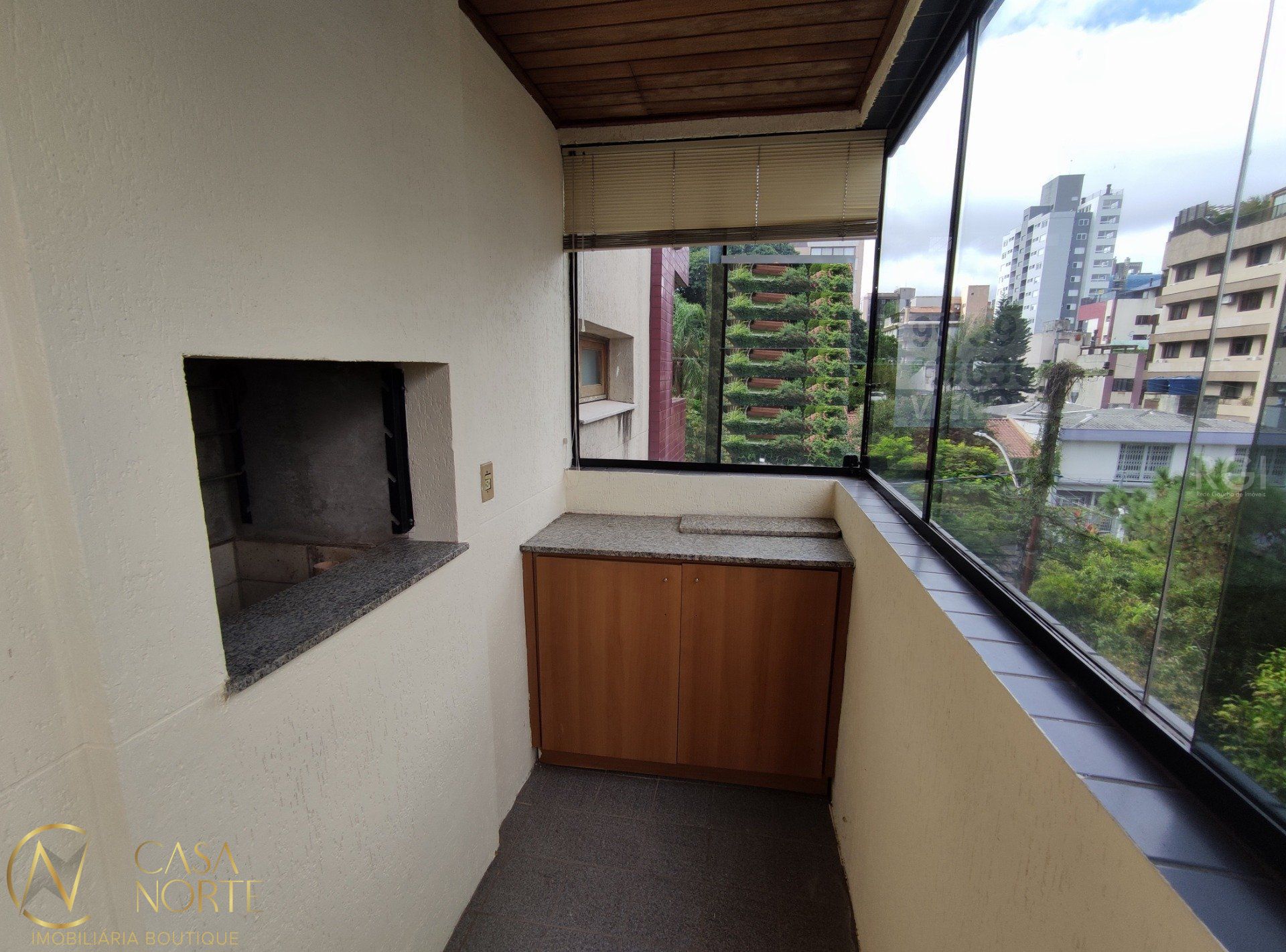Apartamento à venda com 2 quartos, 66m², 1 vaga, Rua Marcelo Gama no bairro Auxiliadora em Porto Alegre