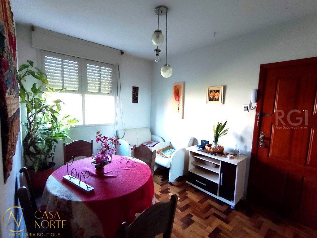 Apartamento à venda com 2 quartos, 49m², Rua Engenheiro Fernando Mendes Ribeiro no bairro Santo Antônio em Porto Alegre